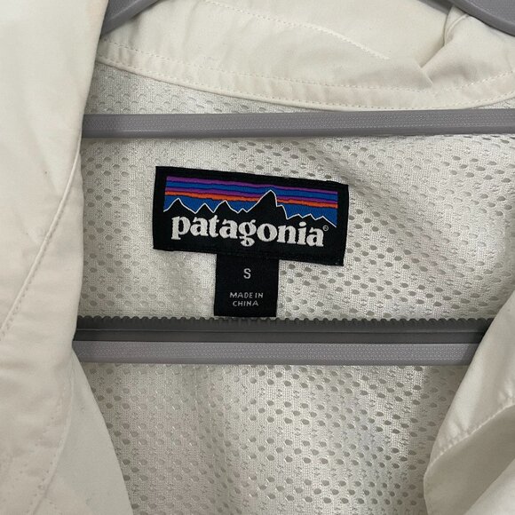 Patagonia fishing shirt (S) - Picture 2 of 3